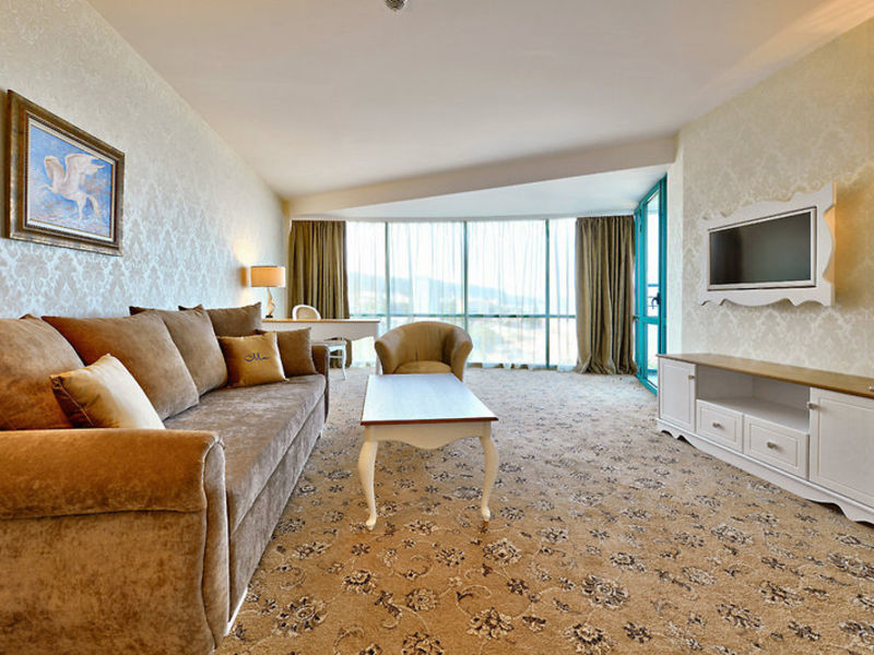 Marina Grand Beach Hotel