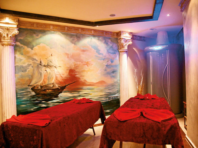 Marina Royal Palace