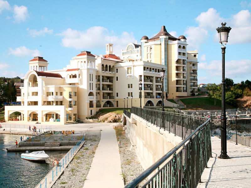 Marina Royal Palace