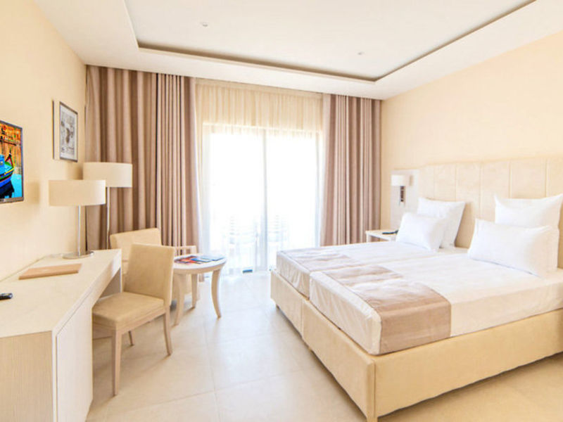 Maritim Antonine Hotel & Spa