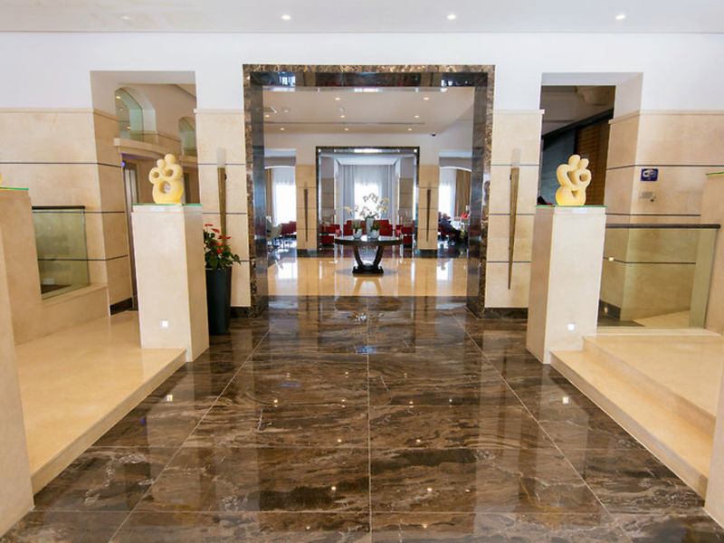 Maritim Antonine Hotel & Spa