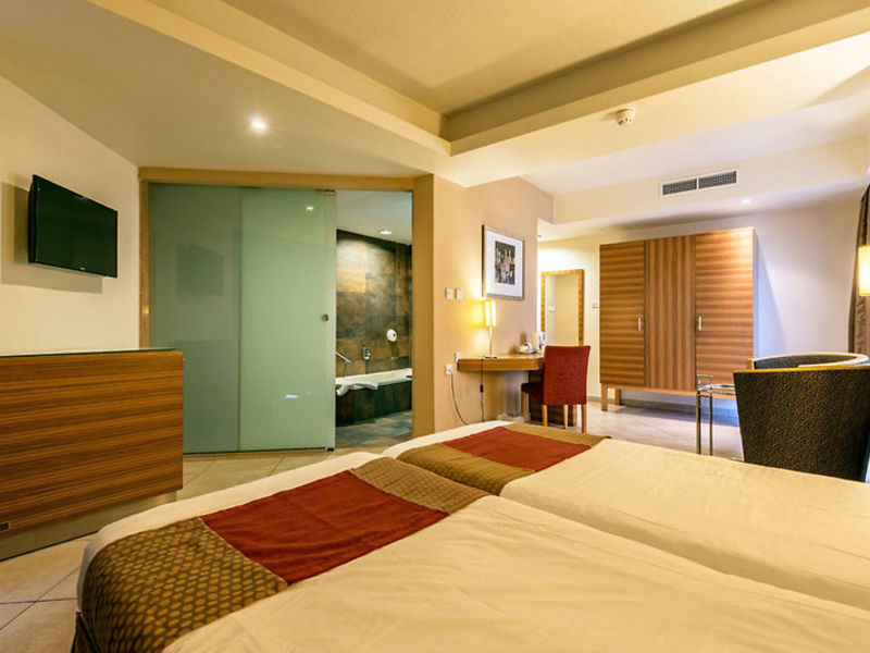 Maritim Antonine Hotel & Spa