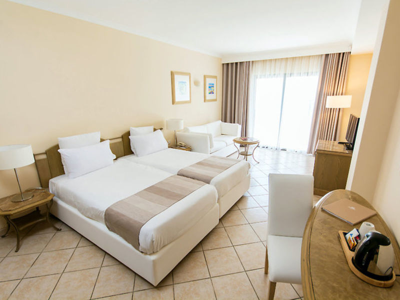 Maritim Antonine Hotel & Spa
