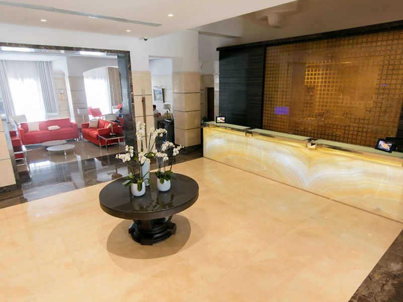 Maritim Antonine Hotel & Spa