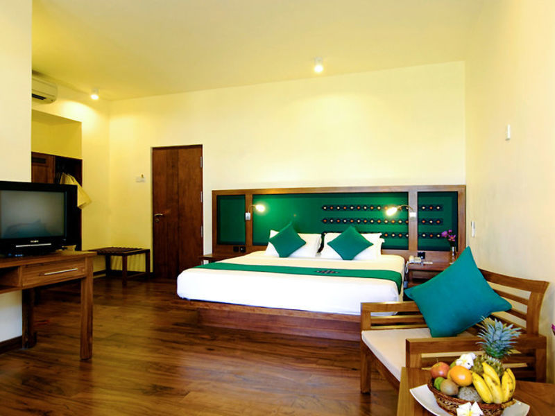 Mermaid Hotel & Club