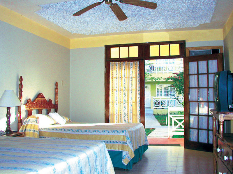 Merril's II Beach Resort