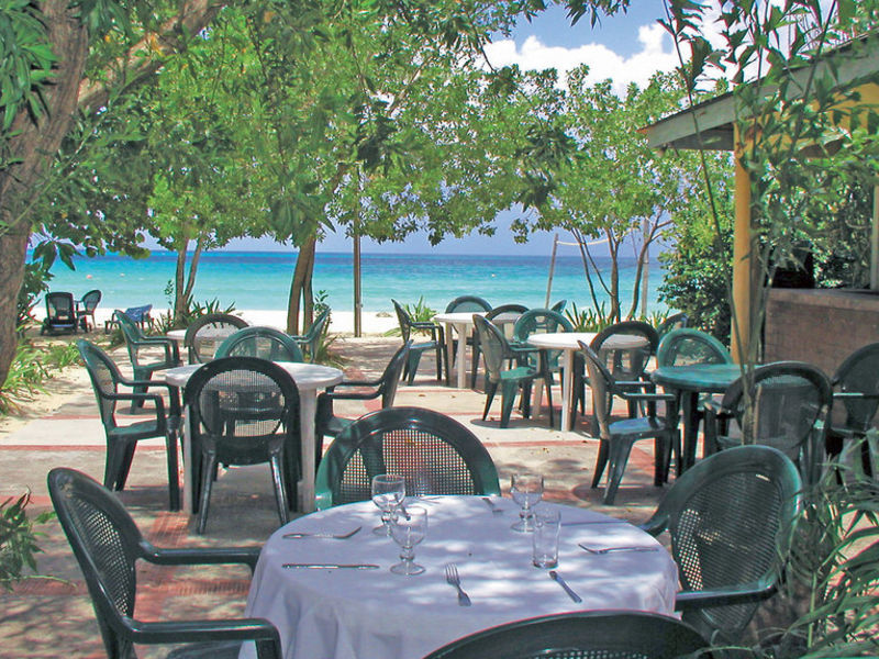 Merril's II Beach Resort