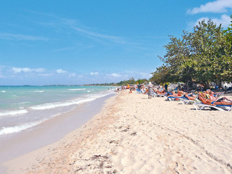 Merril's II Beach Resort