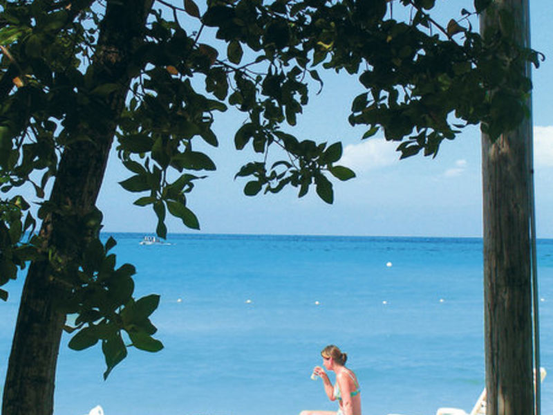 Merril's II Beach Resort
