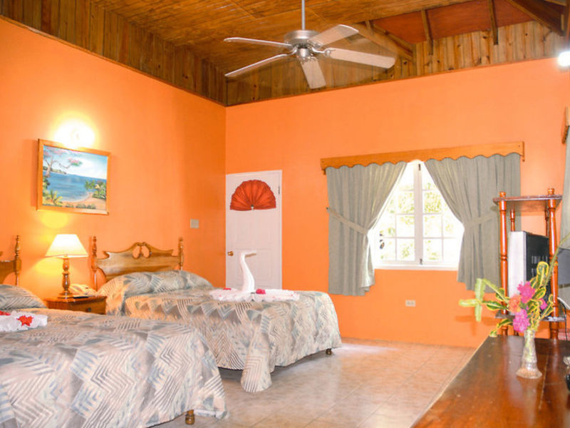 Merril's II Beach Resort