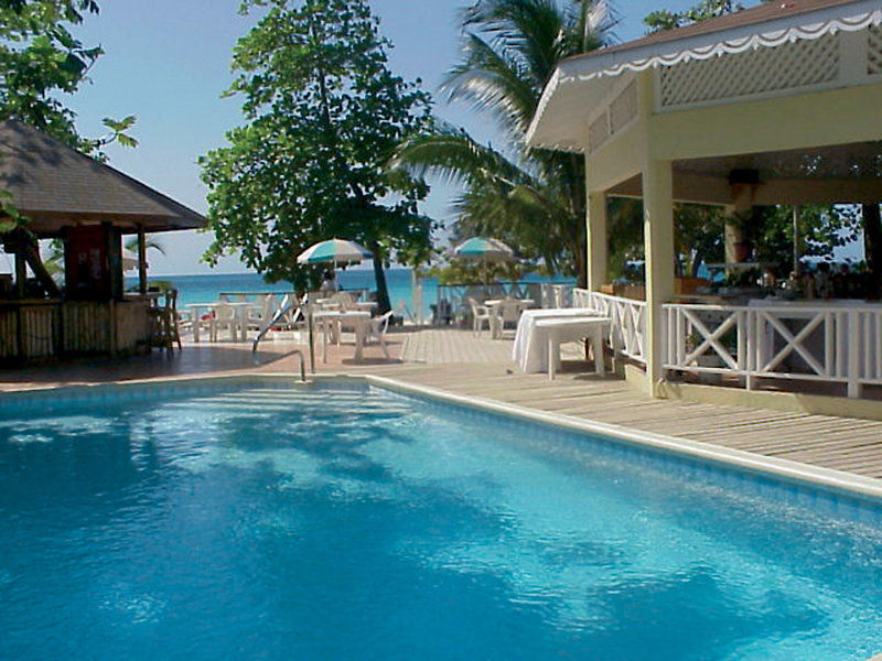 Merril's II Beach Resort