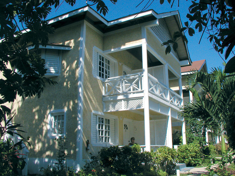 Merril's II Beach Resort