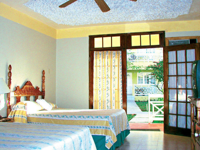Merril's II Beach Resort
