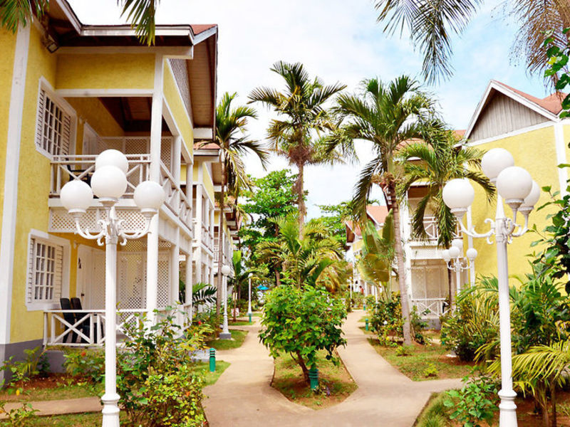 Merril's II Beach Resort