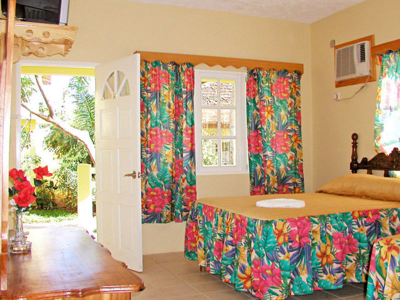 Merril's II Beach Resort