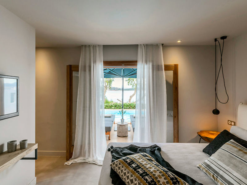 Minos Beach art hotel
