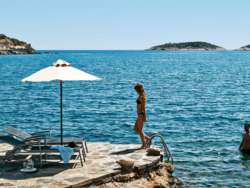 Minos Beach art hotel