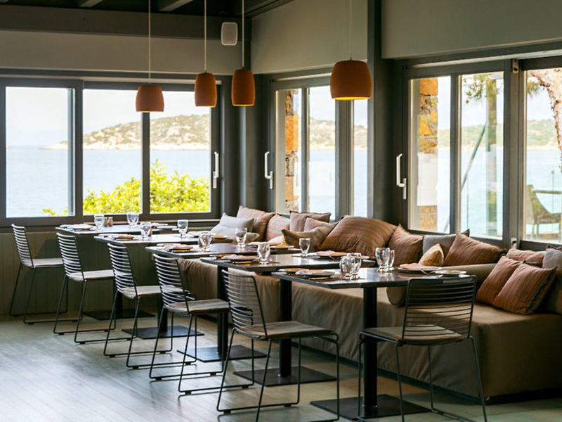 Minos Beach art hotel