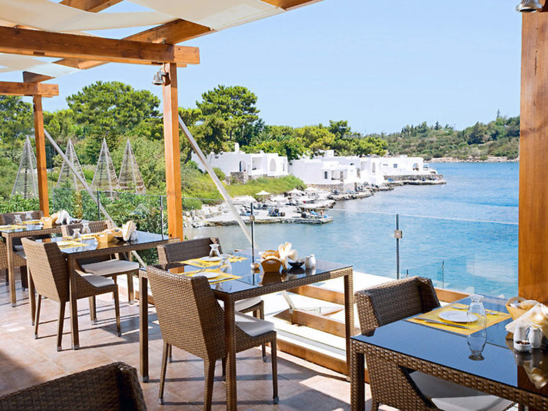 Minos Beach