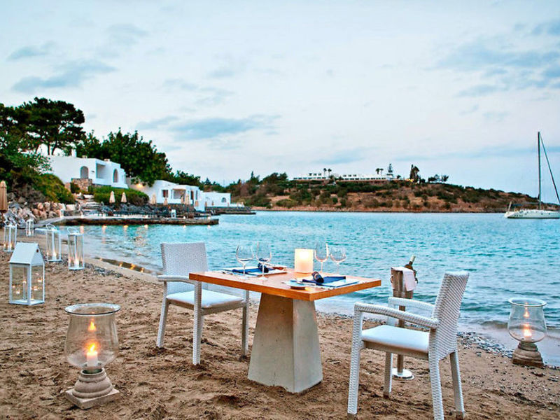 Minos Beach