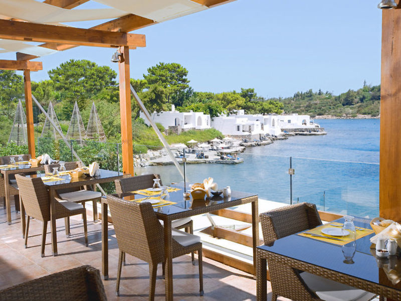 Minos Beach