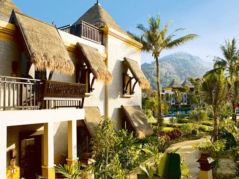Mövenpick Resort & Spa Kar. Beach