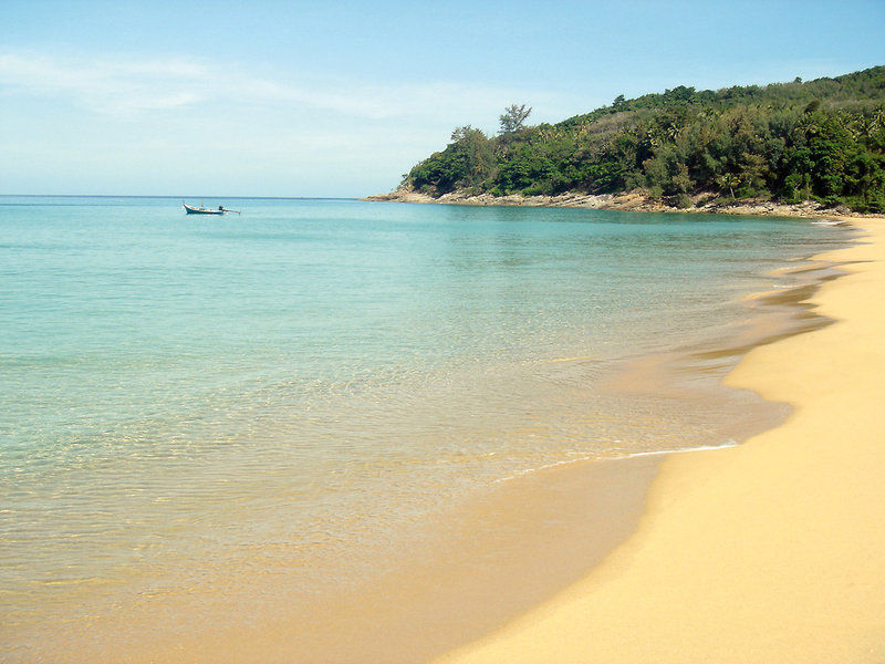 Naithonburi Beach Resort