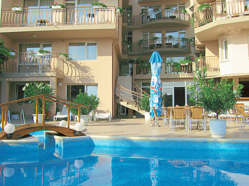 Nassi, Hotel