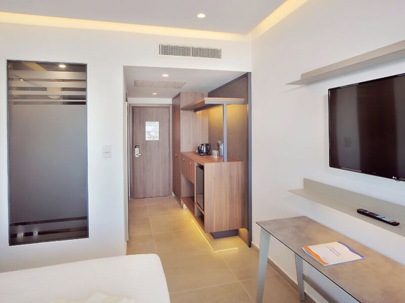 Nelia Beach
