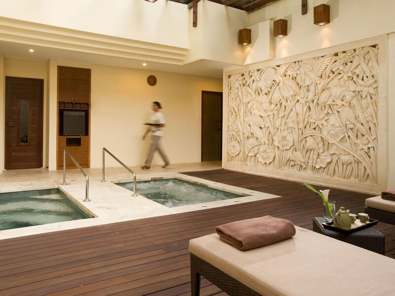 Nusa Dua Beach Hotel &Amp; Spa