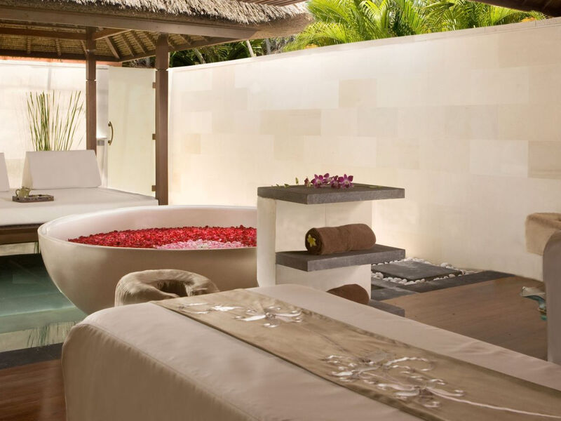 Nusa Dua Beach Hotel &Amp; Spa