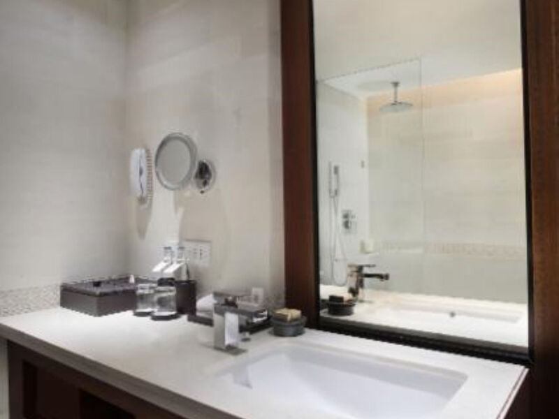 Nusa Dua Beach Hotel &Amp; Spa