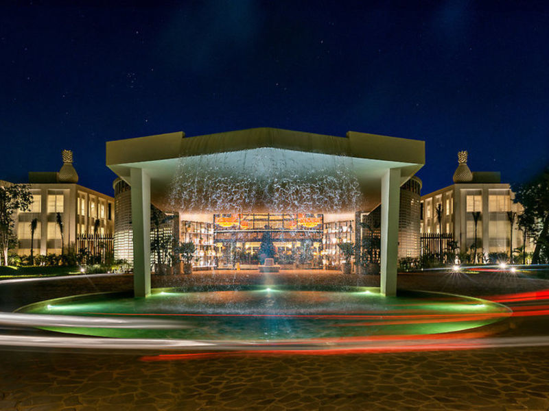 Ocean Riviera Paradise