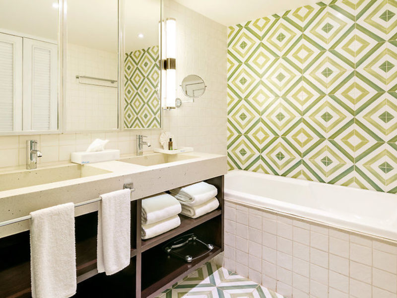 Ocean Riviera Paradise