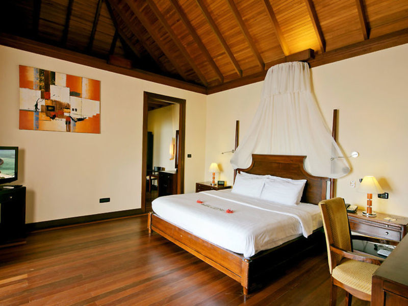 Olhuveli Beach & Spa Resort