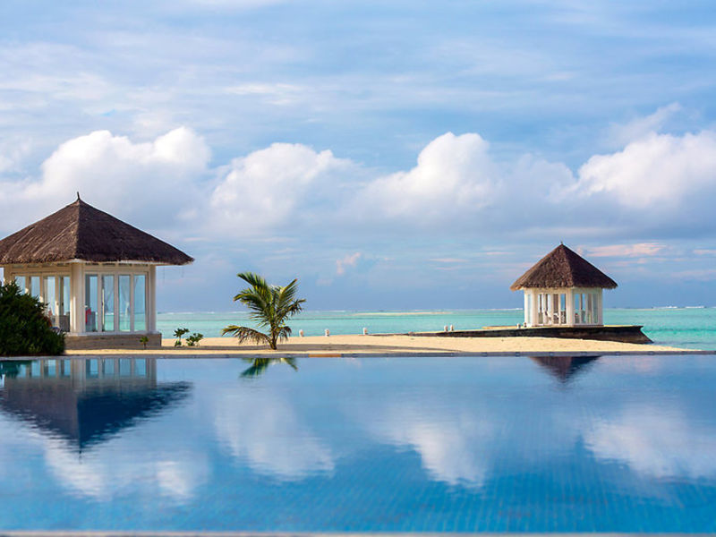 Olhuveli Beach & Spa Resort