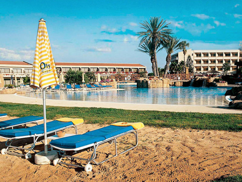 Olympic Lagoon, Hotel