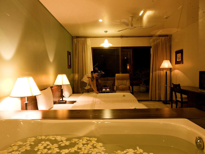 Oriental Pearl Resort