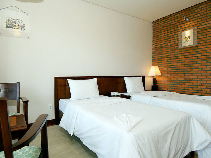 Oriental Pearl Resort