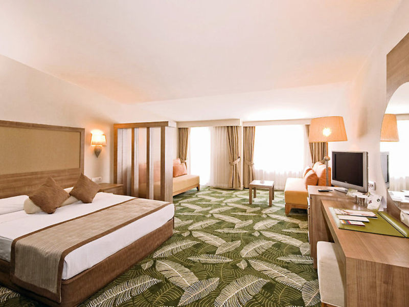 Otium Eco Club Side