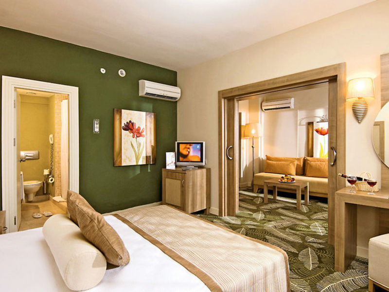 Otium Eco Club Side