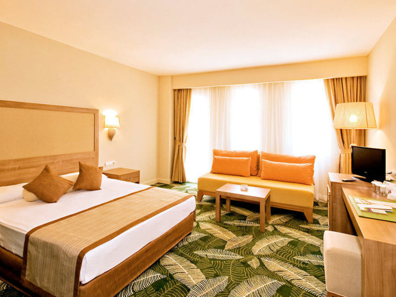 Otium Eco Club Side