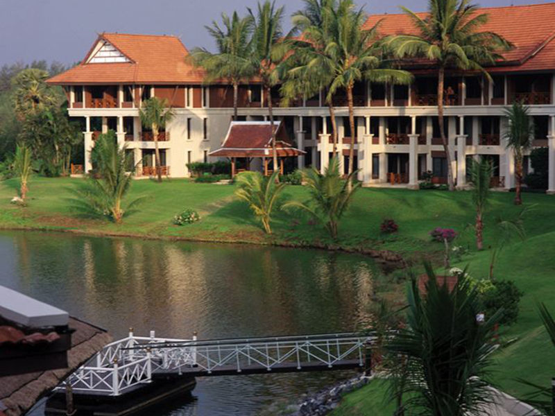 Outrigger Laguna Phuket Beach