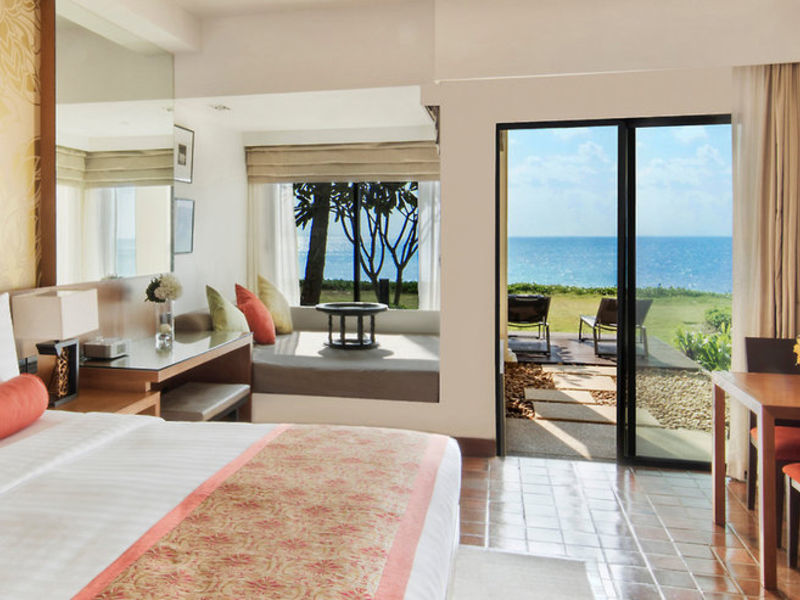Outrigger Laguna Phuket Beach