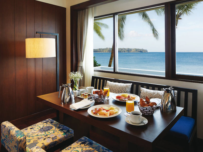 Outrigger Laguna Phuket Beach