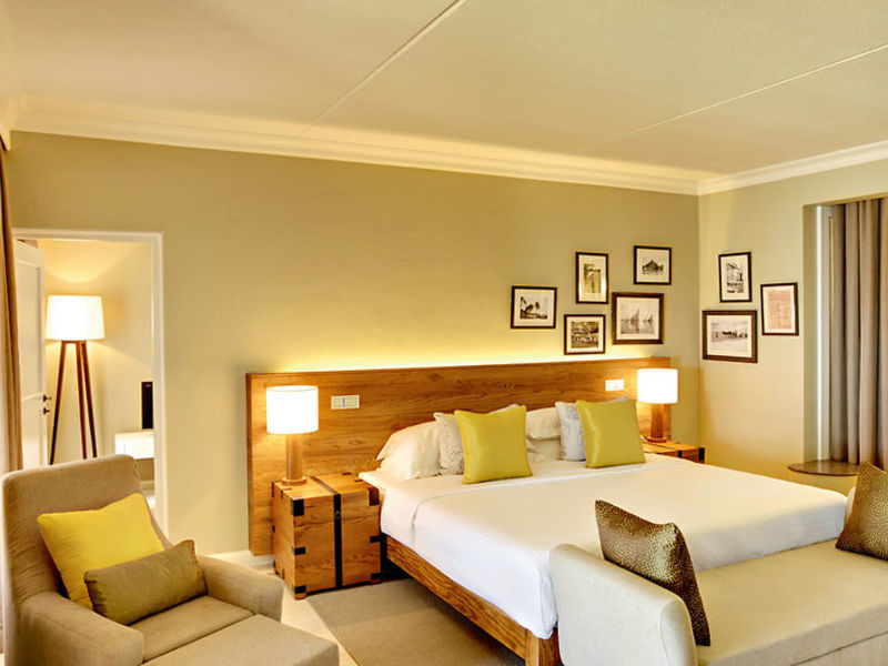 Outrigger MauritiusBeachResort