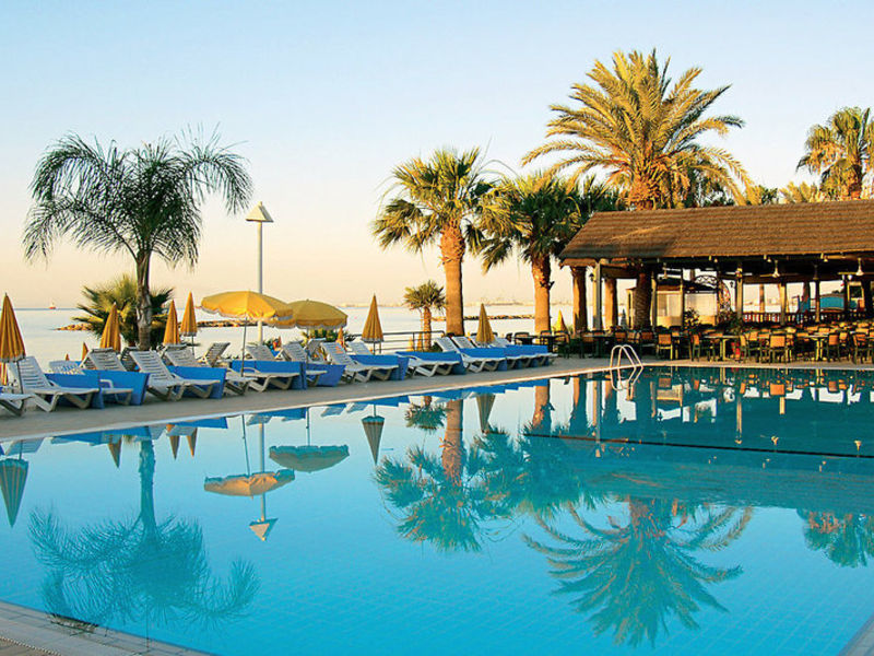 Palm Beach Hotel & Bungalows