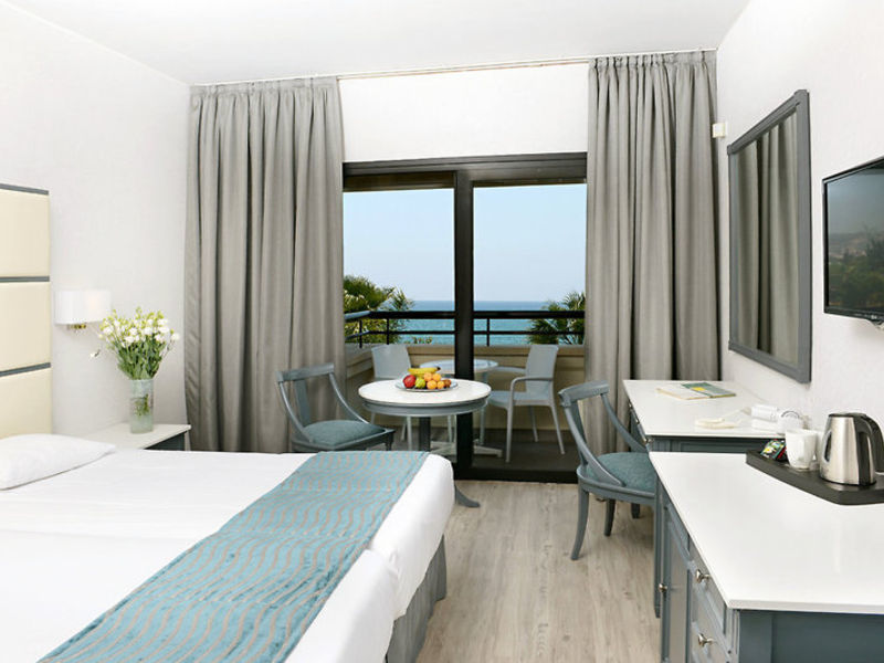 Palm Beach Hotel & Bungalows
