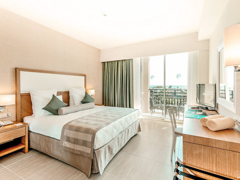 Paloma Oceana Resort
