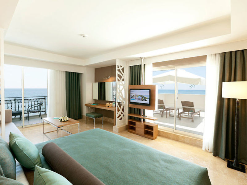 Paloma Oceana Resort